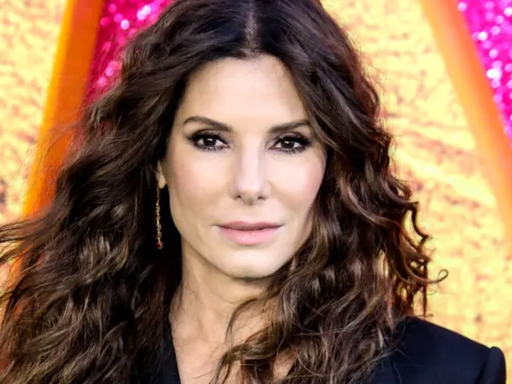 Cel mai prețios cadou primit de Sandra Bullock datează din 1935. Colierele vedetei valorează o avere