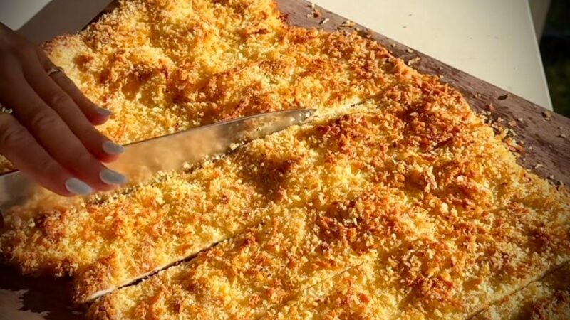 Șnițel gigantic de pui: rețeta simplă, crocantă și perfectă pentru un prânz rapid sau o cină ușoară