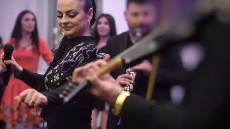 Andreea Merișan, cântăreața bătută de soț până la un pas de moarte – dezvăluiri. Ce au aflat anchetatorii după ce artista a ajuns la Urgență – Exclusiv