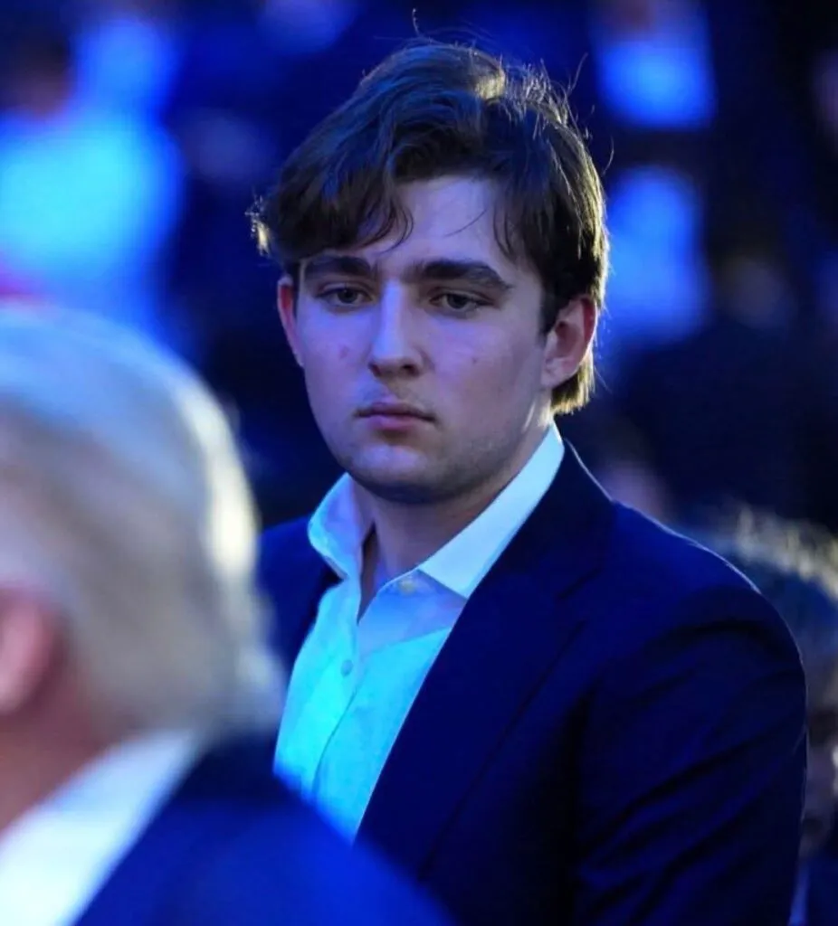 Barron Trump, de nerecunoscut la 20 de ani. Cum s-a afișat la evenimentul UFC de la Casa Albă