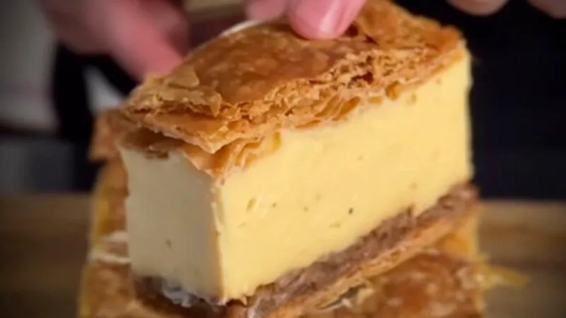 Aperitivul francez cu ceapă caramelizată care cucerește prin rafinament și savoare