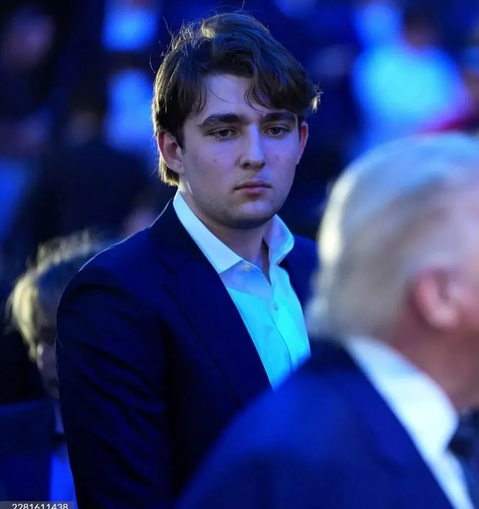 Barron Trump, de nerecunoscut la 20 de ani. Cum s-a afișat la evenimentul UFC de la Casa Albă