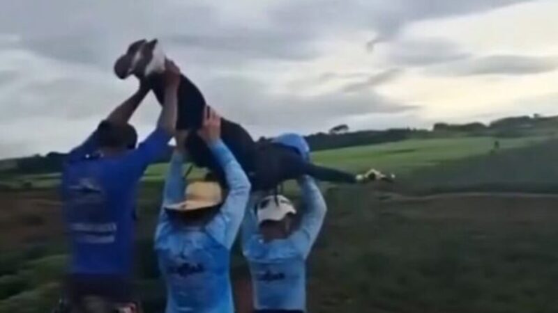 Incredibil! Tânăra aruncată de pe pod fără coardă de sigurață nu a murit imediat. Cine a vorbit cu ea