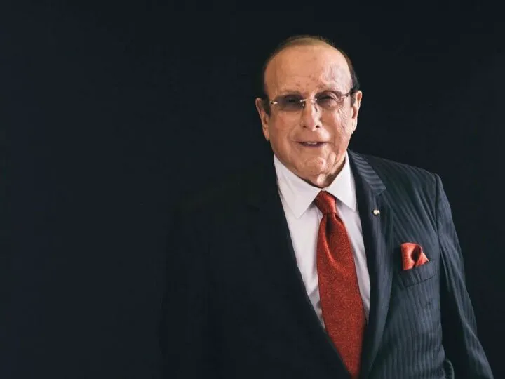 Titanul care a dat lumii artiști precum Whitney Houston, Bruce Springsteen și Alicia Keys a murit. Clive Davis a schimbat pentru totdeauna industria muzicală