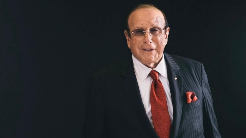 Titanul care a dat lumii artiști precum Whitney Houston, Bruce Springsteen și Alicia Keys a murit. Clive Davis a schimbat pentru totdeauna industria muzicală