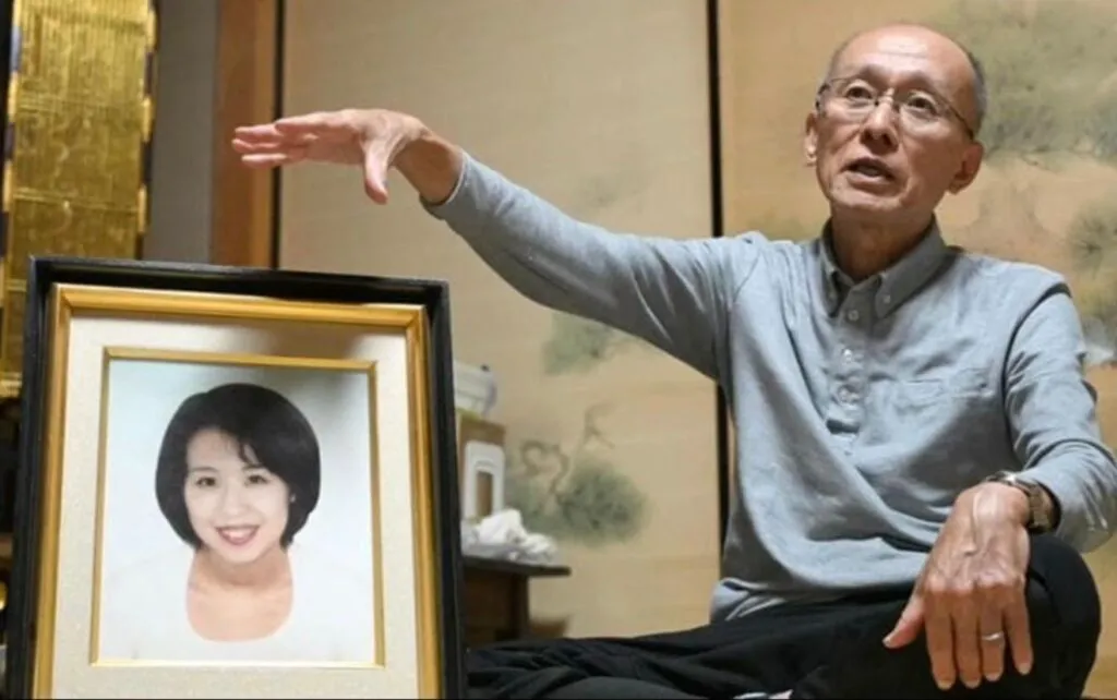 Crima din Japonia rezolvată după 26 de ani. Gestul incredibil al soțului a dus la prinderea ucigașei 6 Povestea incredibilă a unui soț care a plătit chirie 26 de ani, păstrând scena crimei intactă. Noile tehnologii au rezolvat în sfârșit cazul