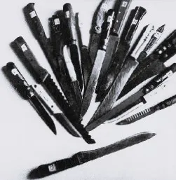 Unele dintre cele douăzeci și trei de cuțite confiscate din locuința lui Chikatilo după mărturisirea sa. (foto: Wikipedia)