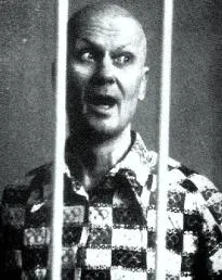 Uniunea Sovietică l-a acoperit! Chikatilo, surprins în timpul procesului său din aprilie 1992. (foto: Wikipedia)