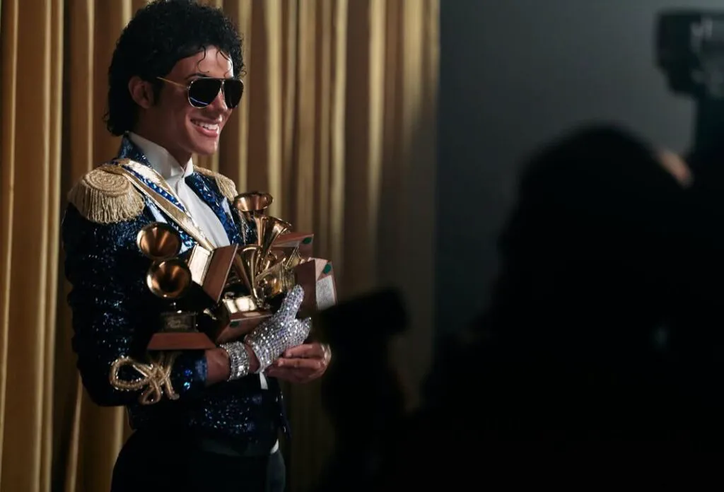 Record spulberat: Michael Jackson îl întrece pe Freddie Mercury și stabilește o premieră mondială 
