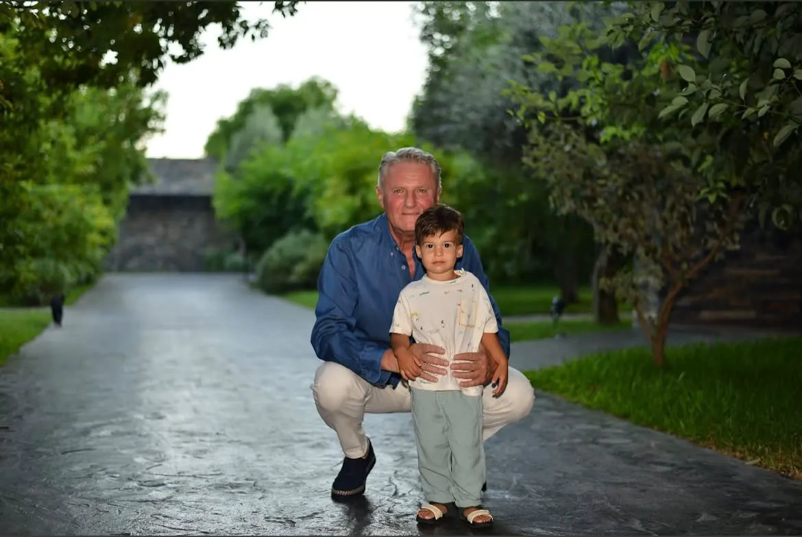 Coincidența incredibilă din familia lui Rareș Cojoc. El și Andreea Popescu s-au reunit așa cum au promis 2 Coincidența incredibilă din familia lui Rareș Cojoc. El și Andreea Popescu s-au reunit așa cum au promis