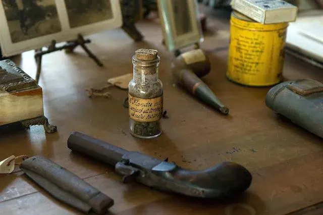 În această cameră timpul s-a oprit în 1918. Condiția bizară inclusă în actele unei case din Franța - Foto