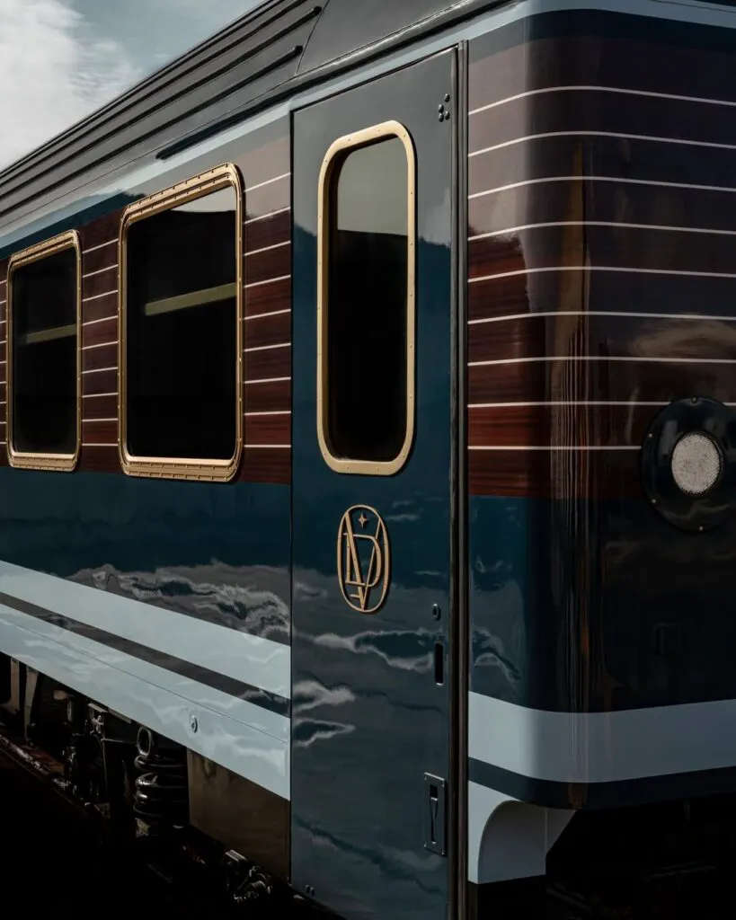 Orient Express 2026 traversează România. Cât costă călătoria cu trenul de lux al aristocraților 3 Orient Express 2026 traversează România. Cât costă călătoria cu trenul de lux al aristocraților