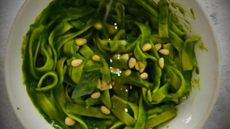 Paste cremoase, verzi, de post – rețeta rapidă, sănătoasă și plină de proteine vegetale