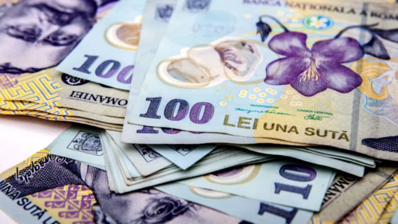 Bancuri. Bulă găseşte 100 de lei în faţa geamului casei şi îi bagă repede în buzunar. Râzi cu lacrimi ce urmează