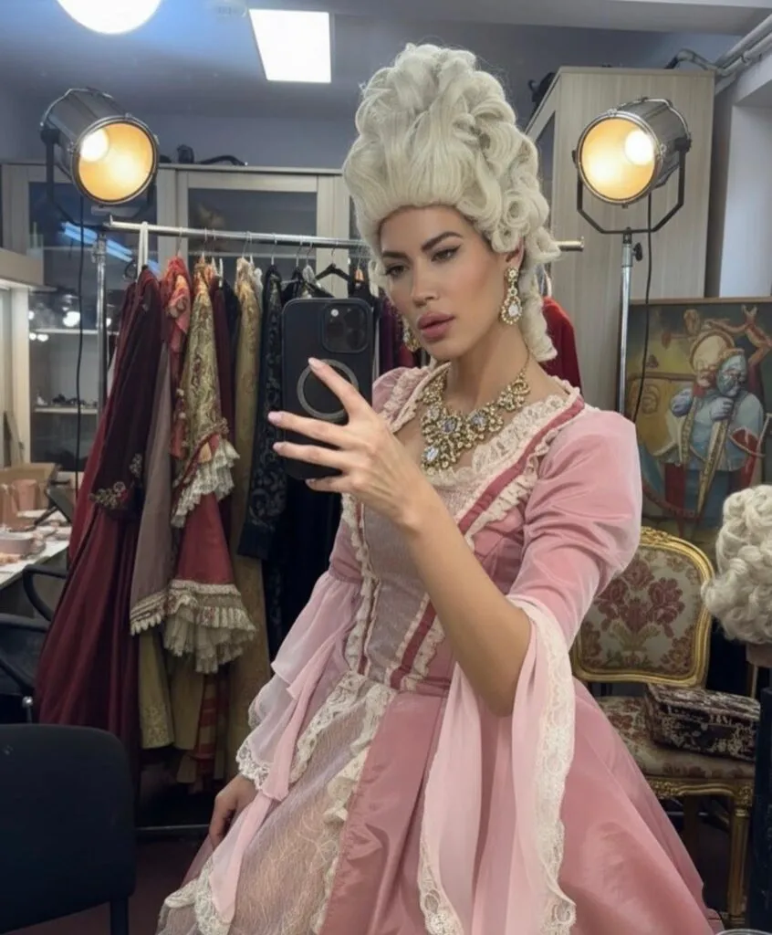 De pe marile scene ale Europei în mijlocul unui scandal la Opera din Brașov: „Am simțit că nu eram dorită”. Cine este Andreea Dell Uomo 3 De pe marile scene ale Europei în mijlocul unui scandal la Opera din Brașov: „Am simțit că nu eram dorită”. Cine este Andreea Dell Uomo