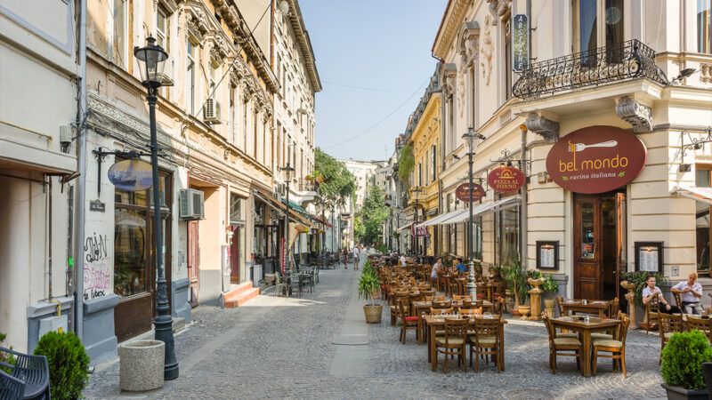 Povestea tragică a evacuării unui hotel din Centrul Vechi. Avocatul care a obținut executarea povestește oroarea