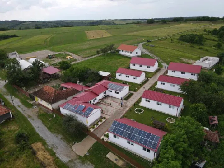 Misterele din jurul azilelor ilegale din Bihor. Procurorii știu că totul a înflorit cu sprijinul funcționarilor publici