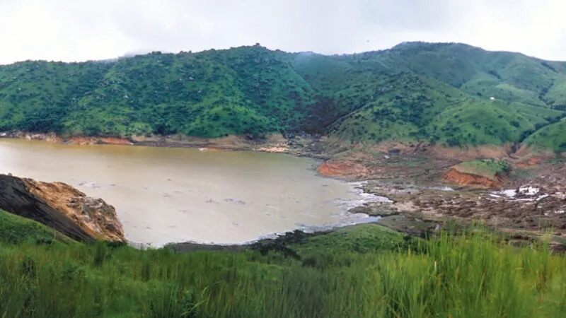 Lacul care a ucis peste 1.700 de oameni fără să-i atingă cu o picătură de apă. Cel mai ciudat dezastru natural din istorie?