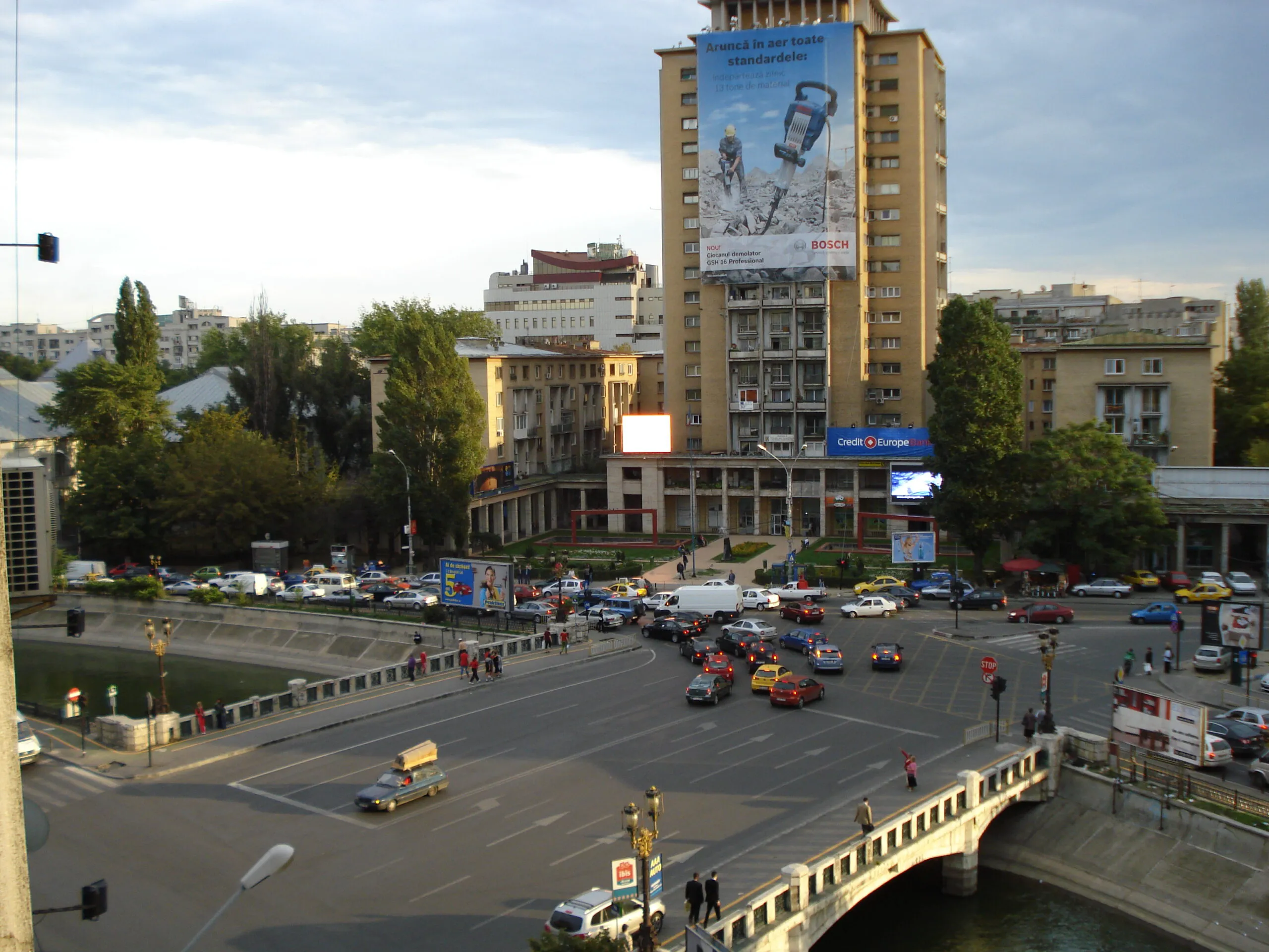 Fântâna Lahovary din București ascunde o poveste cutremurătoare. Ultimele cuvinte ale victimei: „M-au asasinat” 3 Piața Națiunilor Unite din București (foto: Wikipedia)