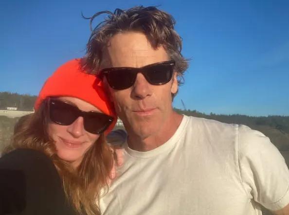 Julia Roberts, apariție ravisantă alături de fiica sa, la scurt timp după ceremonia de vis a nepoatei Emma Roberts
