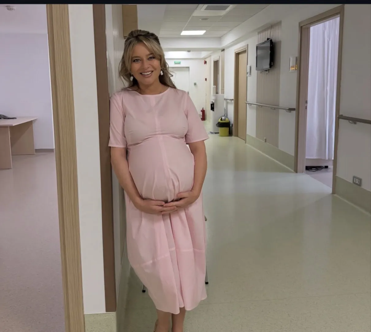 Laura Cosoi, mamă de cinci fete! Imagini și detalii emoționante după naștere