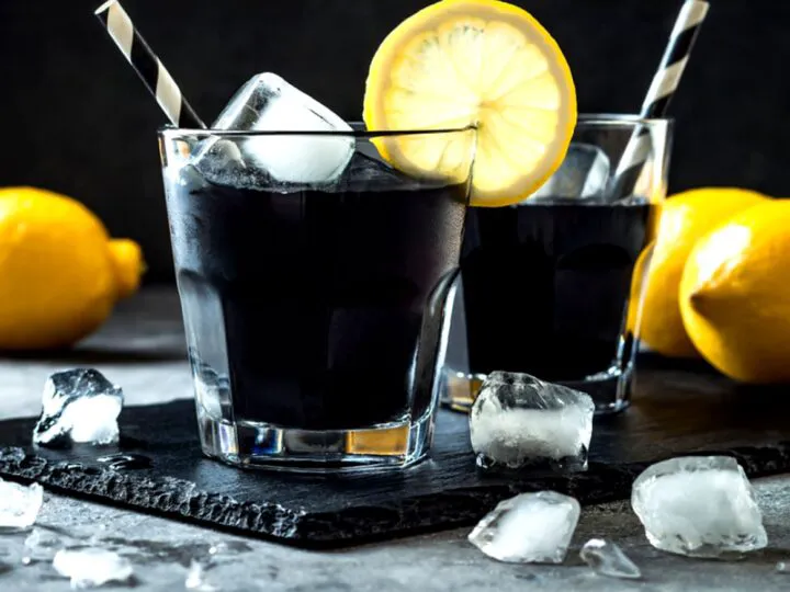 Limonadă neagră sau albastră? Ce se „poartă” în vara lui 2026. Rețete inedite