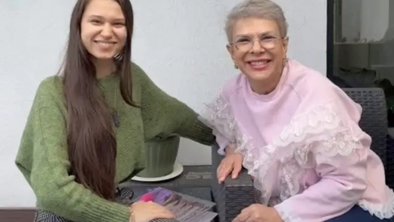 Fiica lui Teo Trandafir dă tonul în moda pentru tineri. Maia arată cum se pot îmbrăca fetele ca să fie „cool”