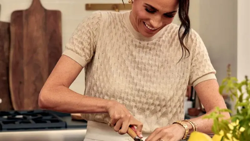 Meghan Markle a renunțat la discreție. Cum arată bucătăria spectaculoasă din vila în care locuiește cu Prințul Harry