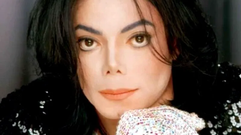Michael Jackson le-a trimis fanilor săi un semn din cer. Momentul este tulburător. Video
