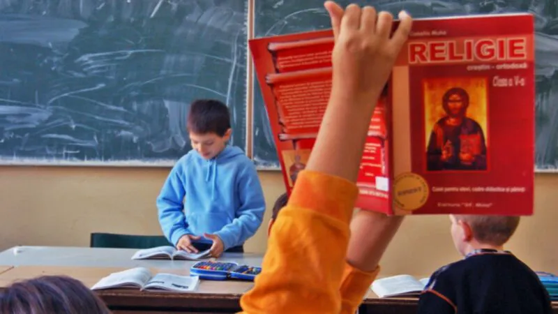 Război între USR și Patriarhia Română. Replică dură pentru deputata care le-a cerut părinților să boicoteze ora de Religie