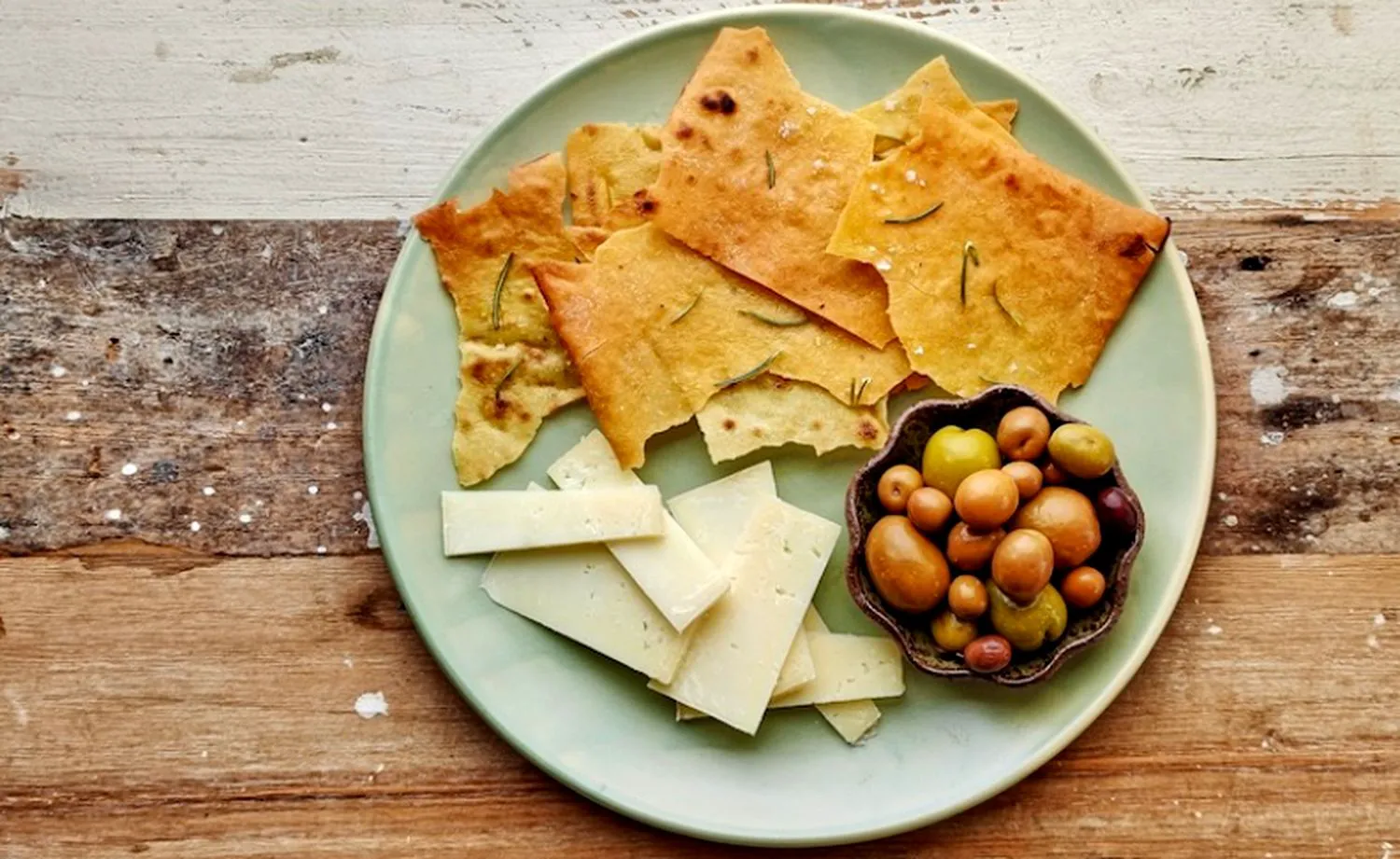 Pâinea păstorilor, cel mai vechi preparat culinar al Sardiniei. Rețeta datează de 3000 de ani 2 Pâinea păstorilor, cel mai vechi preparat culinar al Sardiniei. Rețeta datează de 3000 de ani