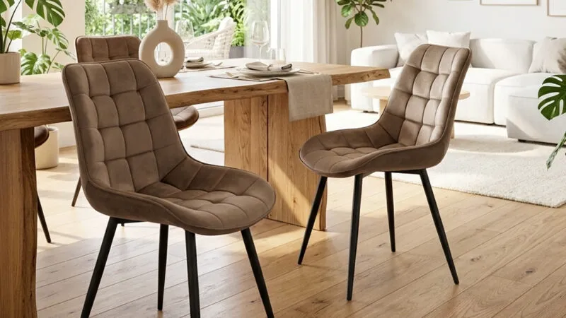 Un living mic nu are nevoie neapărat de mai puțin mobilier. Idei pentru amenajare