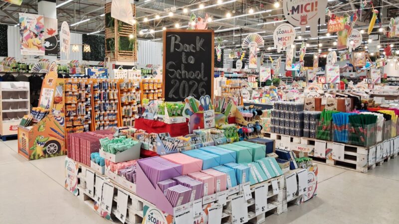 Auchan vine în sprijinul părinților: articole și rechizite pentru școală la prețuri mici