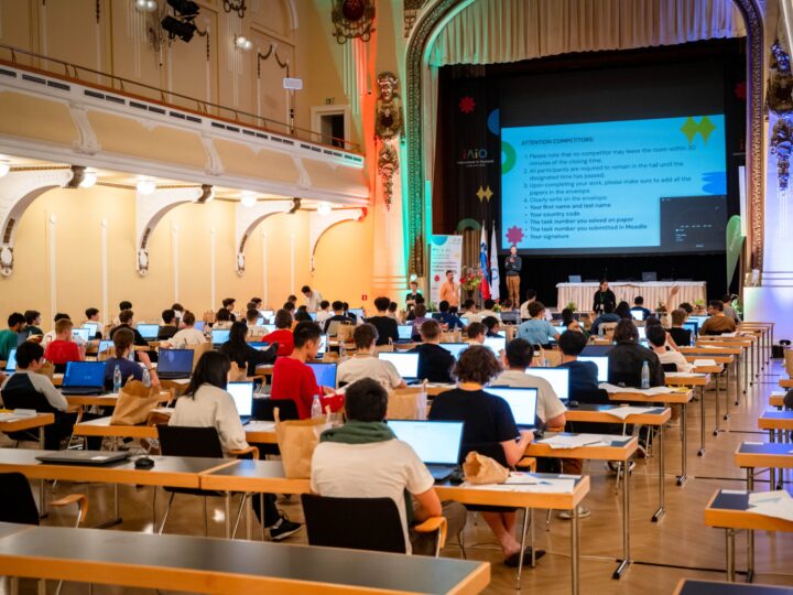 Opt copii din România au dat peste cap clasamentul la Olimpiada Internațională de Inteligență Artificială. Au bătut SUA, Japonia și China