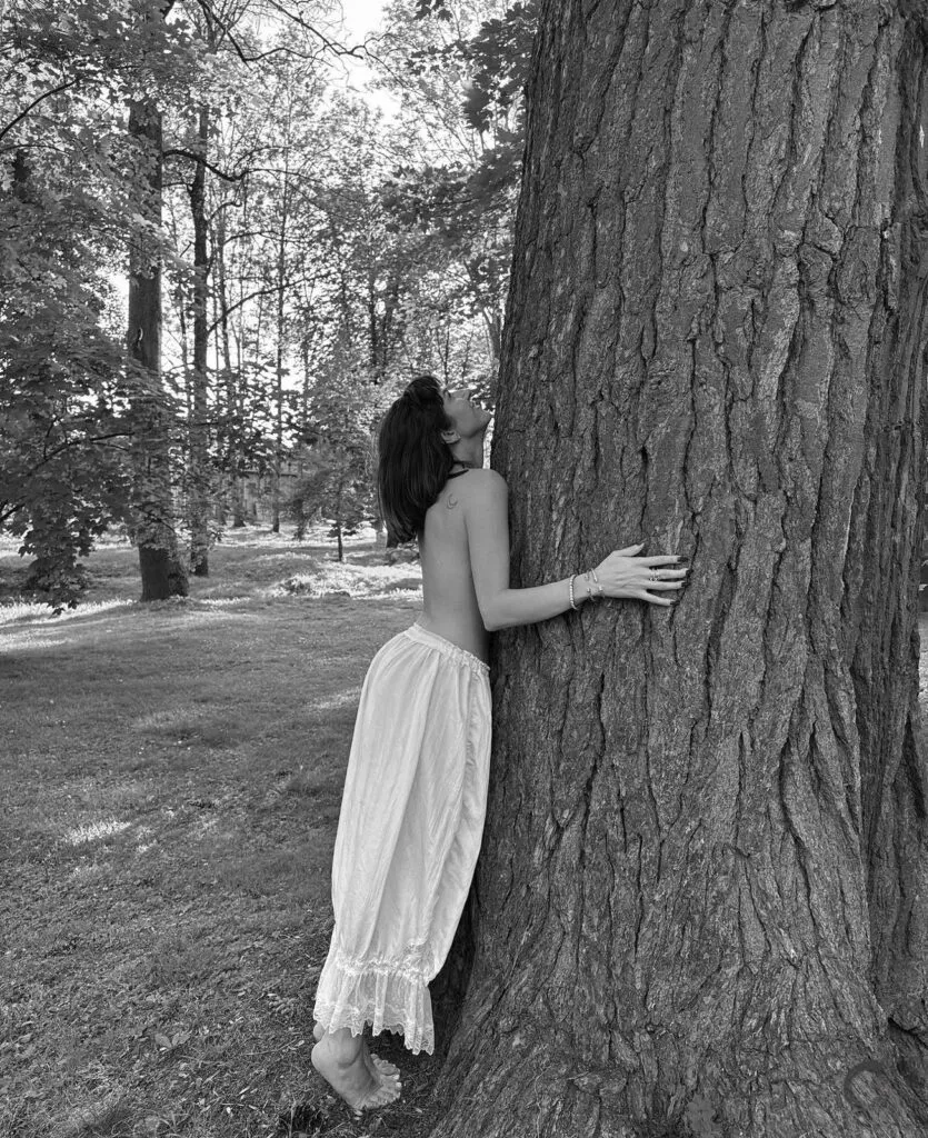 Lidia Buble, mereu neliniștită și uimitoare în fotografii topless din vacanță