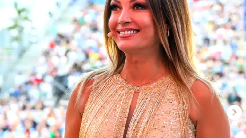 Anca Țurcașiu, nostalgică după vacanțele la mare cu părinții. „Mama îngropa în nisip un borcan cu carne în untură”