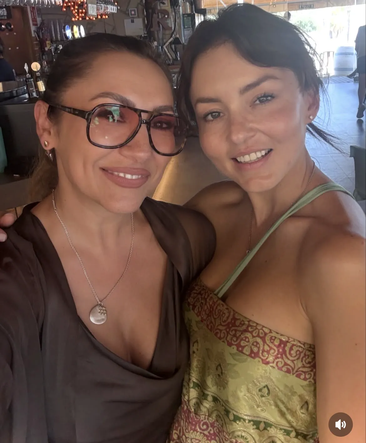 Andra și Cătălin Măruță, întâlnire de neuitat cu actorii din „Teresa”: Sebastian Rulli și Angelique Boyer 4 Andra și Cătălin Măruță, întâlnire de neuitat cu actorii din „Teresa”. Ce i-a impresionat cel mai mult la Sebastian Rulli și Angelique Boyer