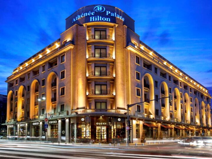 Cine a fost „tăticul” celebrului hotel Athenee Palace. De la grajdurile cu cai și trăsuri la cuibul de spioni al micului Paris