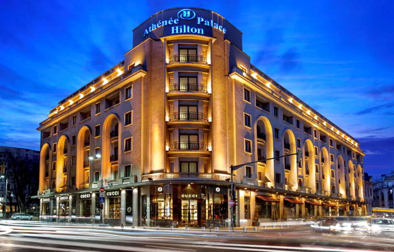 Cine a fost „tăticul” celebrului hotel Athenee Palace. De la grajdurile cu cai și trăsuri la cuibul de spioni al micului Paris