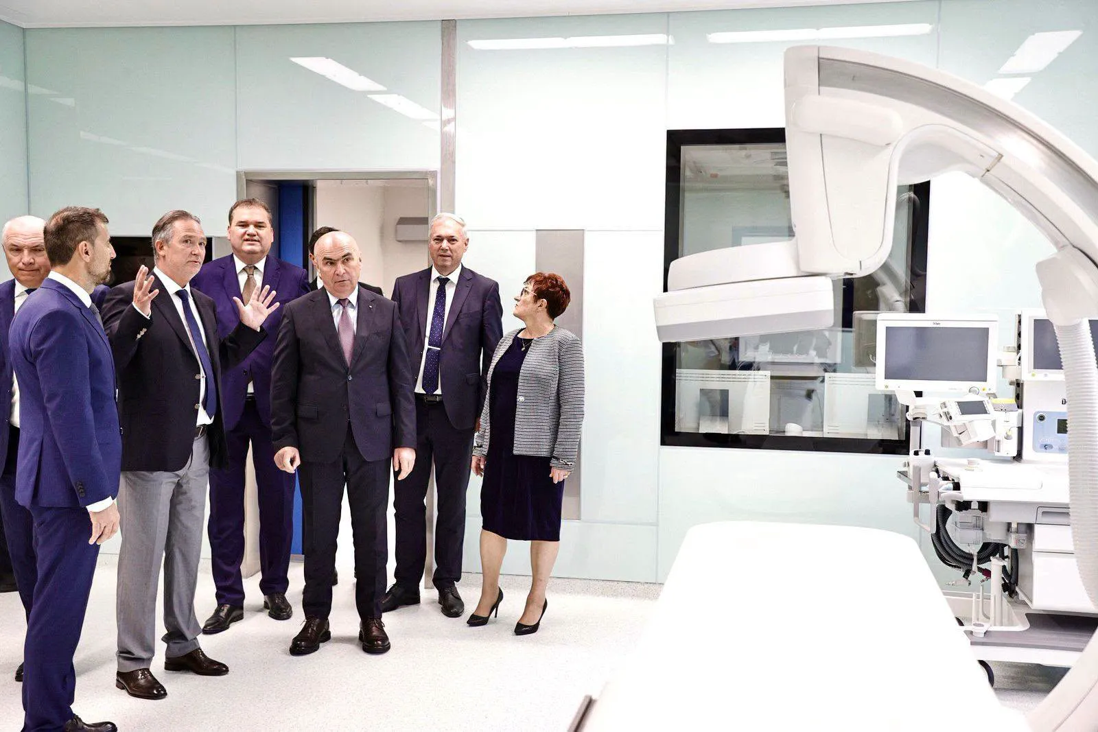 Premierul demis Ilie Bolojan a fost prezent la Târgu Mureș, la inaugurarea spitalului ridicat în altă guvernare 