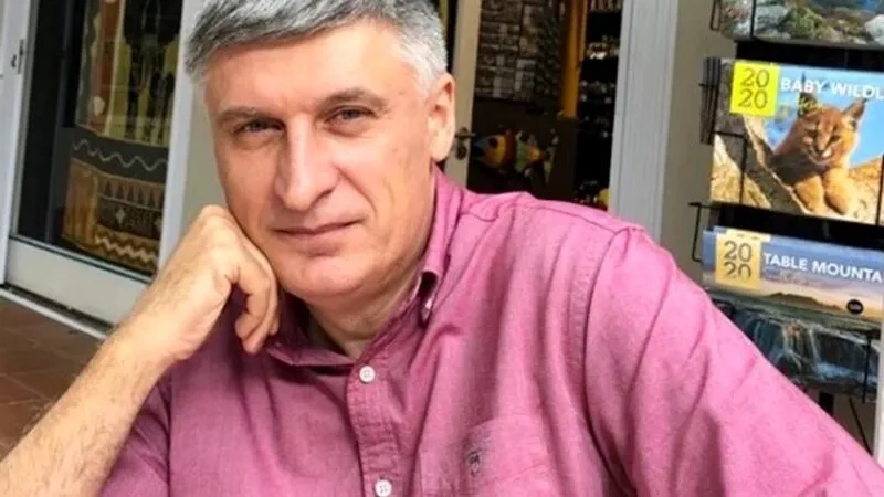 Profesorul Cătălin Avramescu, fost consilier prezidențial și ambasador, anchetat pentru pornografie infantilă. Percheziție DIICOT