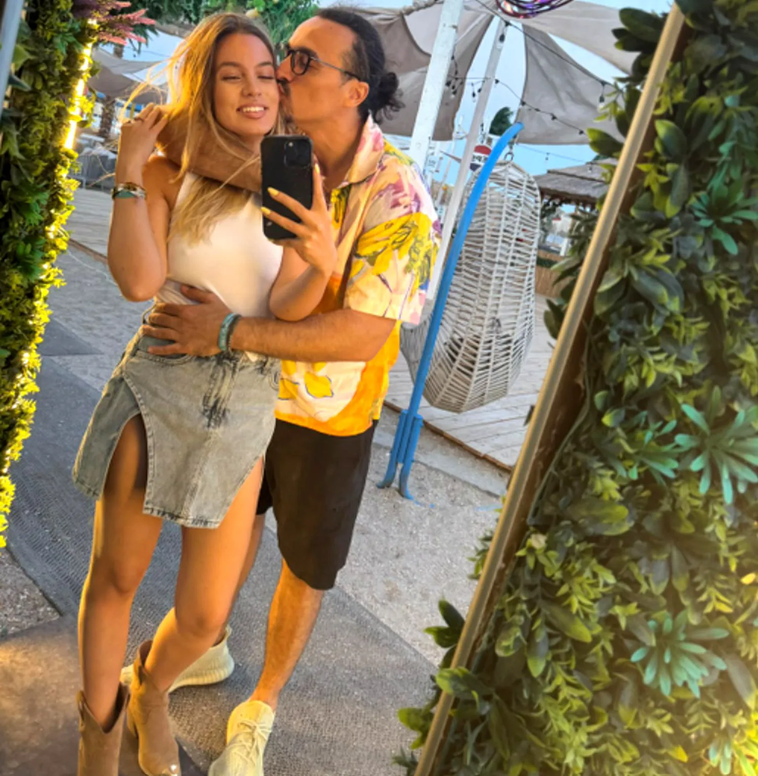 Dezvăluiri din culisele celui mai „amical” divorț din showbiz. Mincu a scăpat motivele separării de Maria Popovici 3 Dezvăluiri din culisele celui mai „amical” divorț din showbiz. Mincu a scăpat motivele separării de Maria Popovici