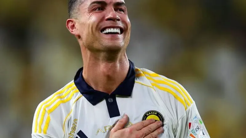 În casa lui Cristiano Ronaldo e interzis cuptorul cu microunde. Sportivul, tipicar și obsedat de ordine, și-a „pus la punct viitorul”