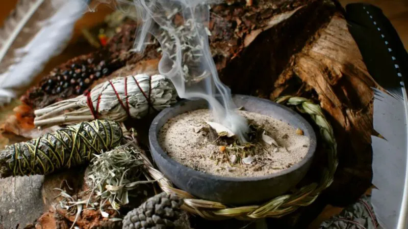 Exclusiv. Secretul caselor purificate. Ritualul folosit de Hipocrate, dar și de daci