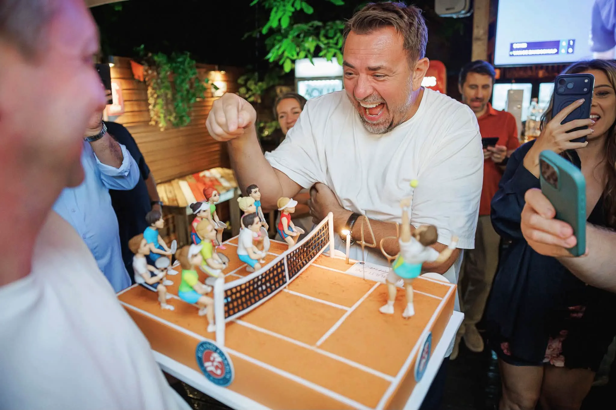 La 54 de ani, Horia Brenciu nu s-a oprit din a-și face singur cadouri. Știm ce își cumpăra la 32 de ani 
