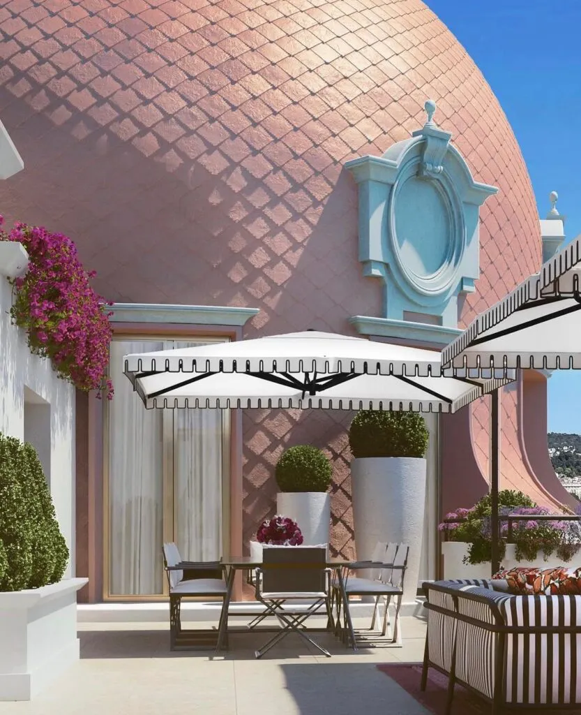 Hotel Negresco, cel mai fotografiat hotel de pe Riviera Franceză. Povestea românului care l-a făcut și l-a pierdut în câțiva ani 5 Hotel Negresco, cel mai fotografiat hotel de pe Riviera Franceză. Povestea românului care l-a făcut și l-a pierdut în câțiva ani
