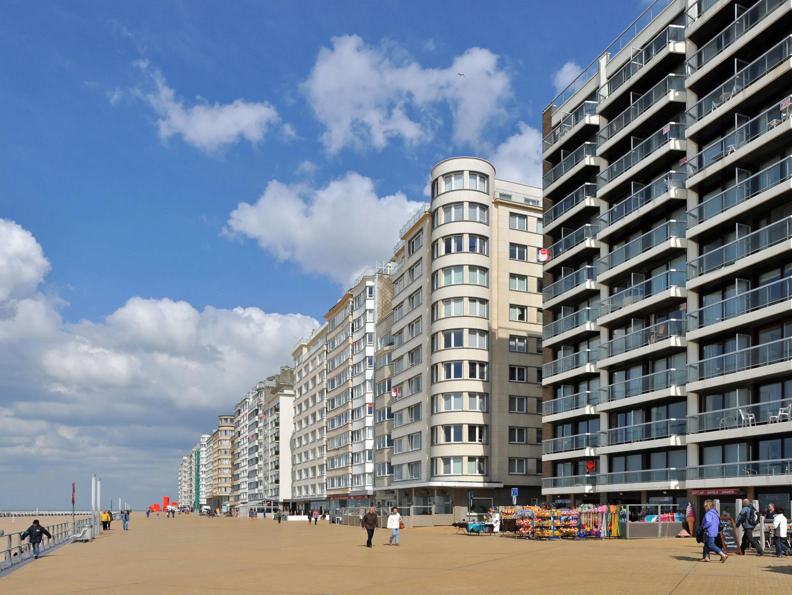 Apartamentul pe care Marvin Gaye îl închiriase pe promenada Albert I din Ostende, Belgia, unde s-a refugiat la începutul anilor 1980 pentru a se îndepărta de dependențe, datorii și presiunea celebrității. (foto: Wikipedia)