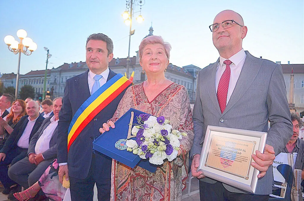 Jurnalista Lavinia Betea, distincție specială pentru o carieră dedicată cărții, presei și istoriei: „Cunoașterea ne face mai buni” 2 Jurnalista Lavinia Betea, distincție specială pentru o carieră dedicată cărții, presei și istoriei: „Cunoașterea ne face mai buni”