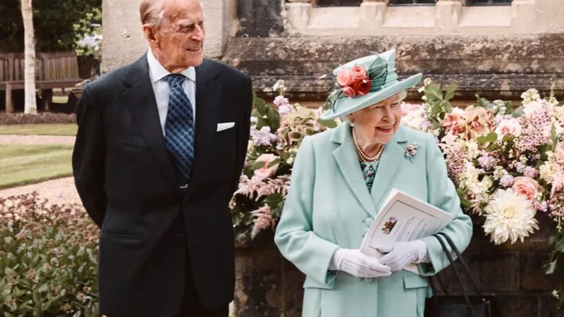 Bucătarul reginei Elisabeta a povestit cum a devenit prințul Philip, „regele” grătarului la Balmoral. Scene rare cu familia regală