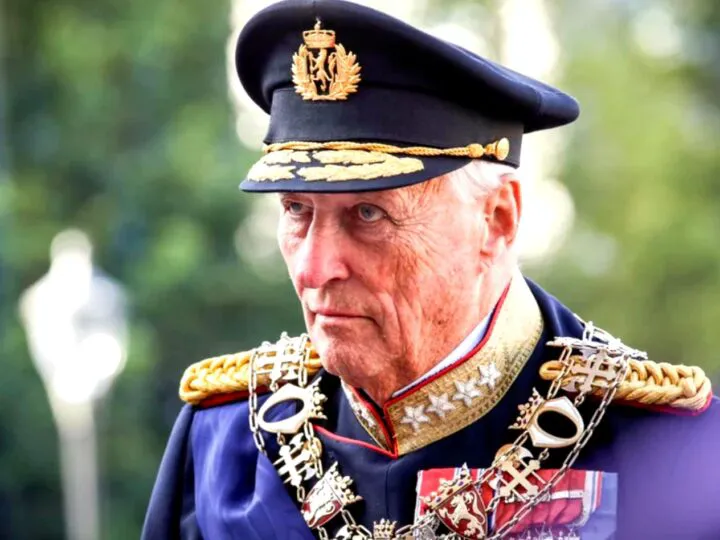Harald al V-lea al Norvegiei, regele care a sfidat cutumele regale pentru dragoste și datorie. O poveste tulburătoare